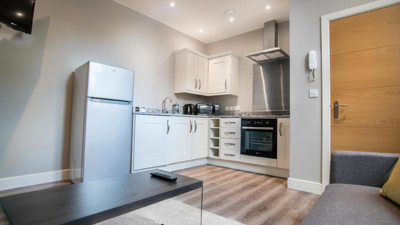 Stunning Apartments In Converted Chapel Sheffield Bilik gambar